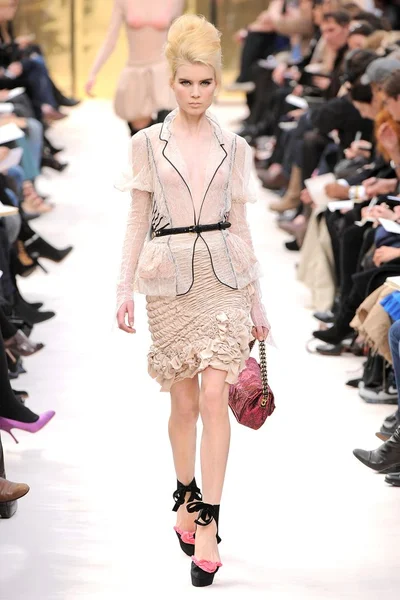 Look 24
